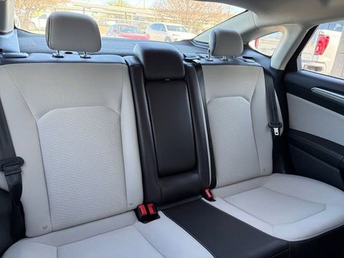 Used 2020 Ford Fusion SE w/ Equipment Group 151A image 5