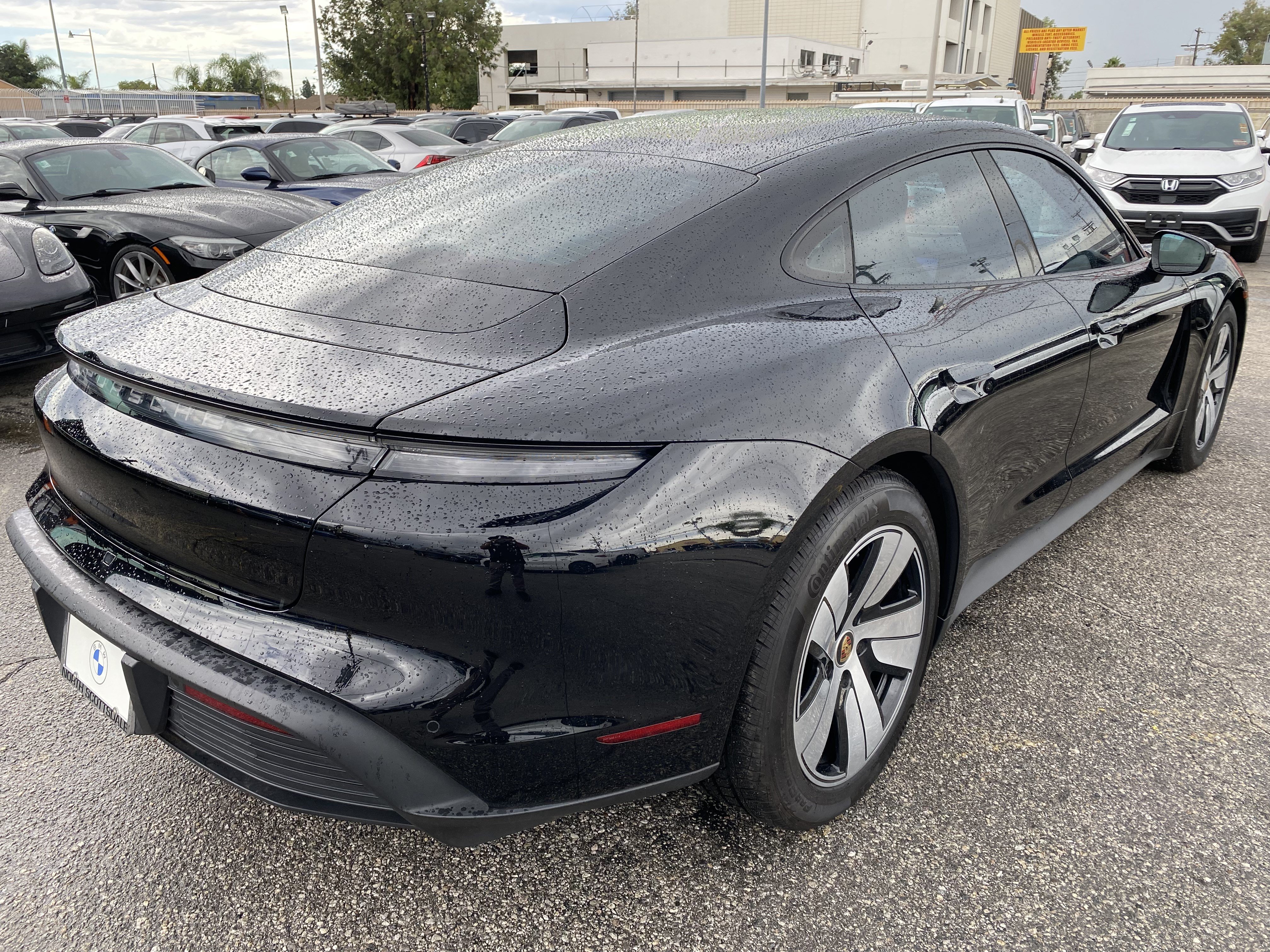 Used 2022 Porsche Taycan RWD image 11