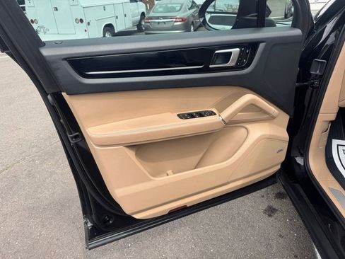 Used 2019 Porsche Cayenne S AWD/4WD image 34