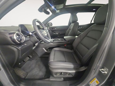 Certified 2025 Chevrolet Equinox LT w/ Convenience Package II image 9