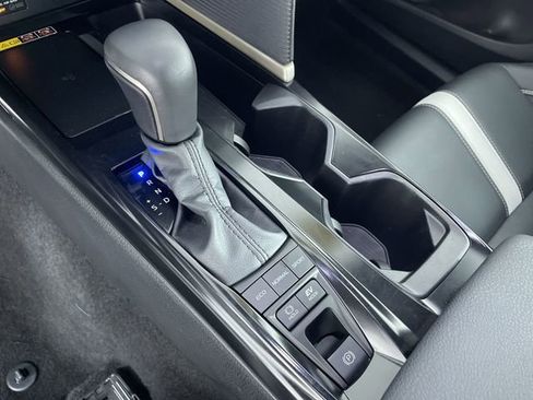 Used 2025 Toyota Camry SE FWD image 32
