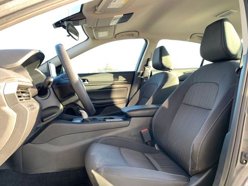 Used 2025 Nissan Altima 2.5 SV image 28