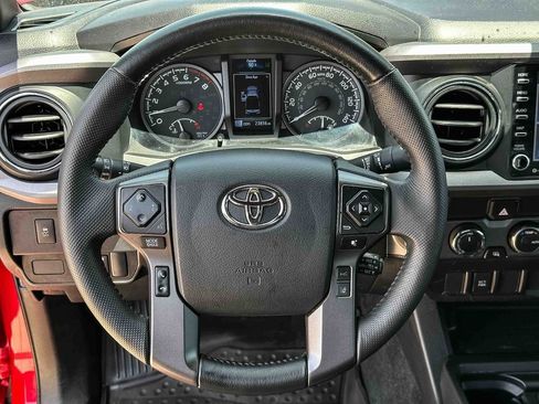 Certified 2023 Toyota Tacoma TRD Off-Road AWD/4WD image 18