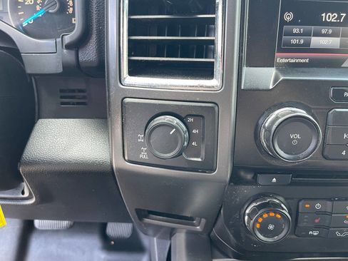 Used 2015 Ford F150 XLT w/ Equipment Group 302A Luxury image 38