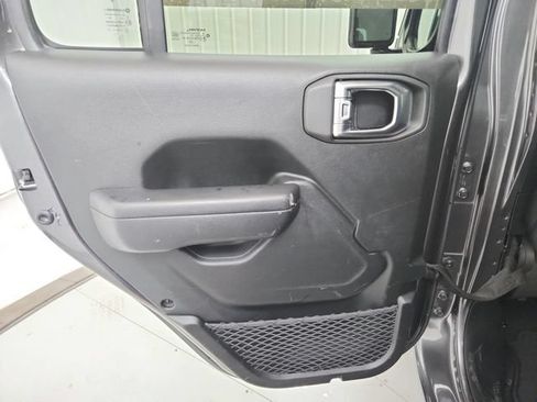 Used 2023 Jeep Gladiator Sport AWD/4WD image 31