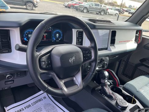 Used 2025 Ford Bronco Heritage Edition AWD/4WD image 10