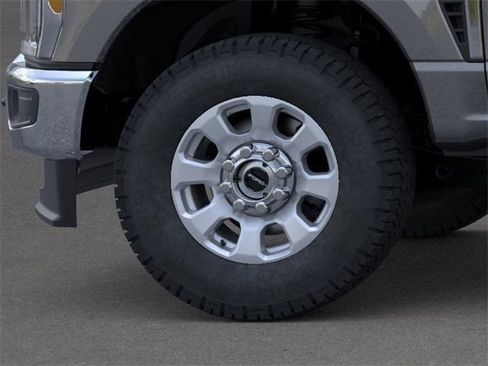 New 2025 Ford F250 XLT w/ 360-Degree Camera Package image 19