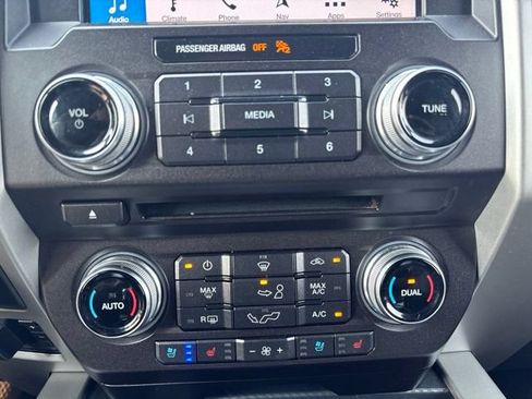 Used 2018 Ford F150 Lariat w/ Equipment Group 502A Luxury AWD/4WD image 24