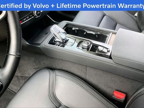 Certified 2025 Volvo XC90 B6 Plus image 18
