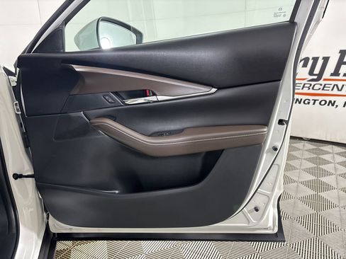 Used 2023 MAZDA CX-30 AWD 2.5 S w/ Premium Package image 29