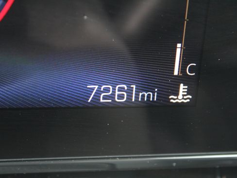 Used 2025 Chevrolet Trax RS FWD image 17