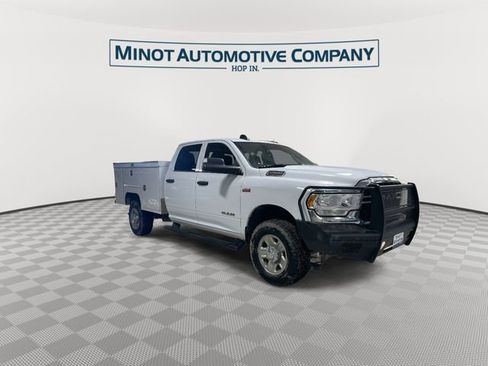Used 2022 RAM 2500 Tradesman w/ Chrome Appearance Group AWD/4WD image 2
