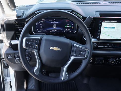 Used 2025 Chevrolet Silverado 3500 LT w/ Convenience Package image 23