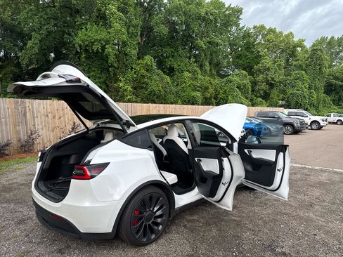 Used 2020 Tesla Model Y Long Range AWD/4WD image 21