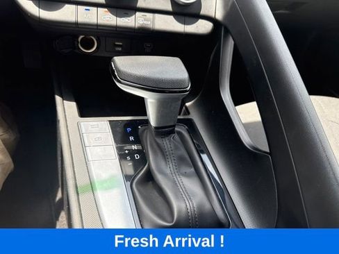 Used 2024 Hyundai Elantra SE FWD image 7