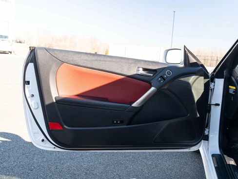 Used 2013 Hyundai Genesis 2.0T image 31