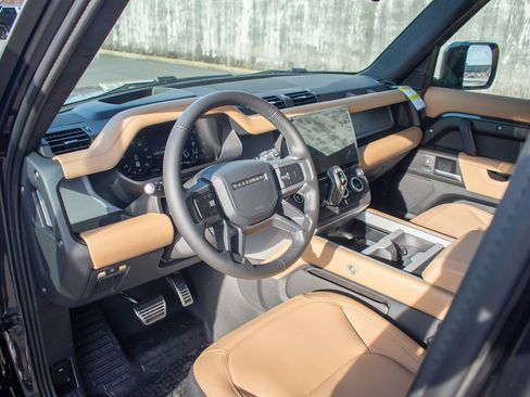 New 2026 Land Rover Defender 130 V8 AWD/4WD image 11