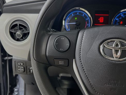 Used 2019 Toyota Corolla LE FWD image 19