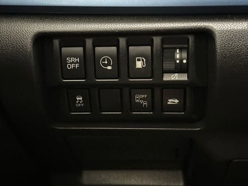 Used 2023 Subaru Crosstrek Hybrid w/ Moonroof Package w/Navigation image 31