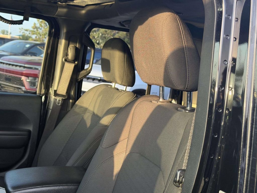 Used 2021 Jeep Gladiator Sport AWD/4WD image 20