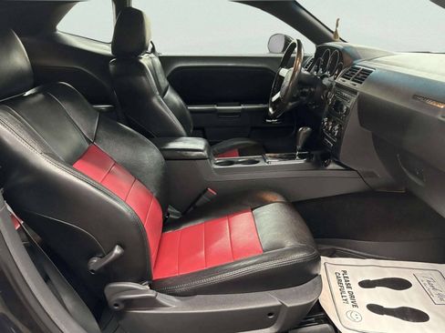 Used 2010 Dodge Challenger R/T RWD image 19
