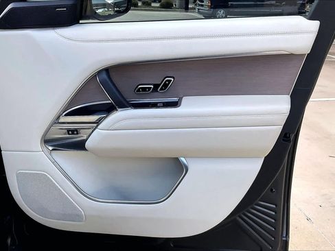 Used 2023 Land Rover Range Rover SE image 22