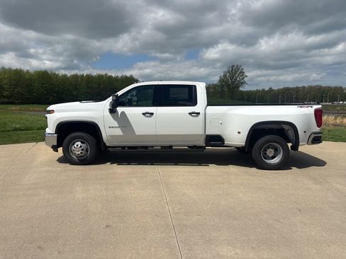 New 2026 Chevrolet Silverado 3500 W/T AWD/4WD image 6