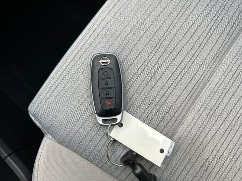 Used 2023 Nissan Rogue SV image 27