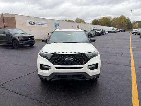Used 2024 Ford Explorer ST w/ Equipment Group 401A AWD/4WD image 2