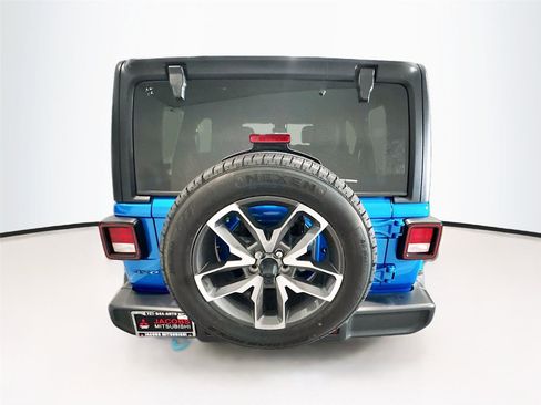 Used 2024 Jeep Wrangler Sport S image 4