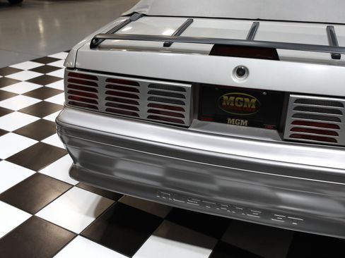 Used 1990 Ford Mustang GT RWD image 31