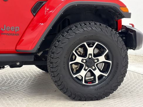 Used 2021 Jeep Wrangler Unlimited Rubicon w/ Cold Weather Group AWD/4WD image 13