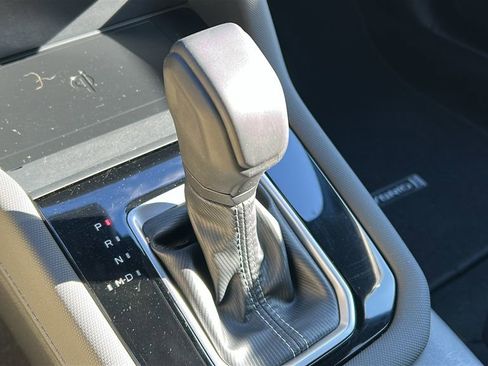 Used 2025 Subaru Forester Premium image 18