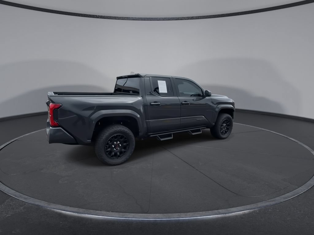 Used 2025 Toyota Tacoma SR5 AWD/4WD image 9