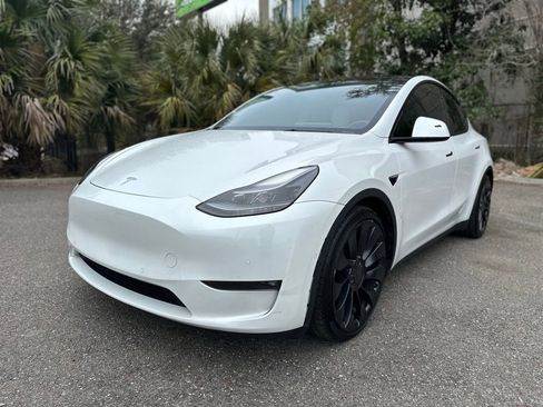 Used 2022 Tesla Model Y Performance image 1