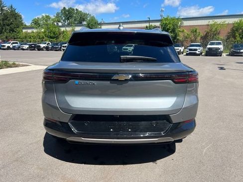 Used 2025 Chevrolet Equinox EV LT FWD image 7