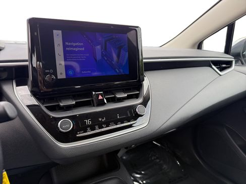 Used 2024 Toyota Corolla LE FWD image 12