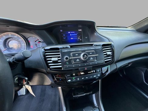 Used 2017 Honda Accord Sport image 75