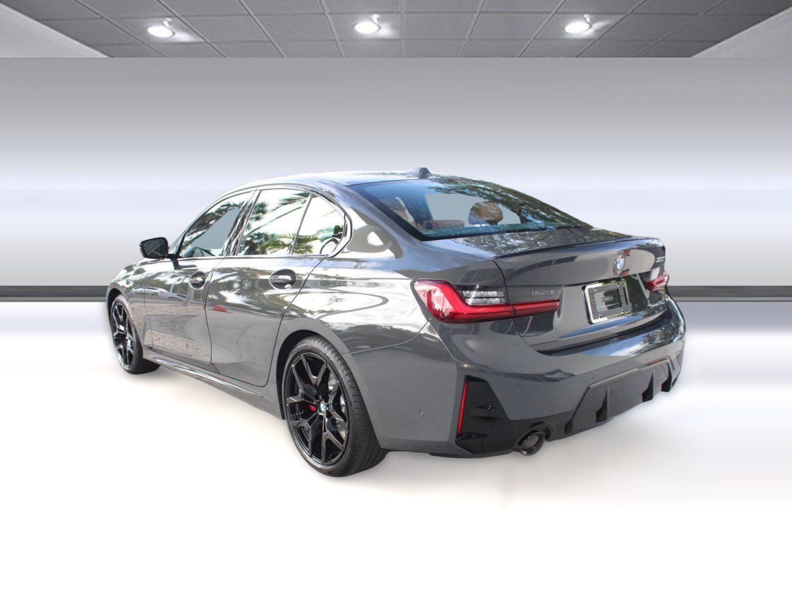 Used 2026 BMW 330i Sedan w/ M Sport Package RWD image 3