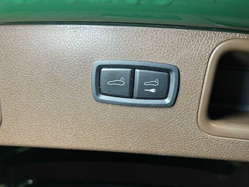 Used 2018 Porsche Macan image 17