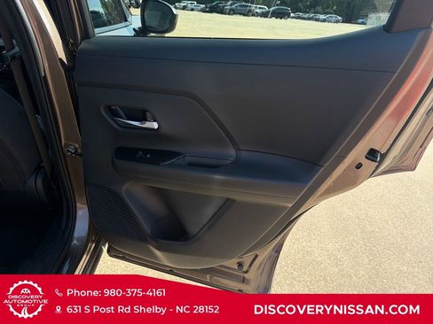 Certified 2025 Nissan Kicks SV FWD image 33