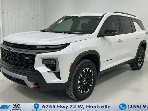 Used 2024 Chevrolet Traverse Z71 image 1