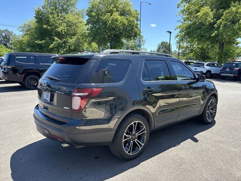 Used 2015 Ford Explorer Sport w/ Equipment Group 401A AWD/4WD image 4