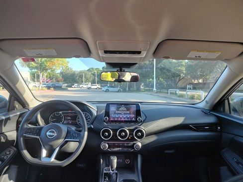 Used 2024 Nissan Sentra SV FWD image 12