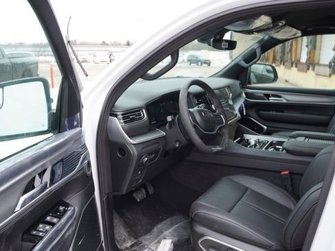 New 2026 Jeep Grand Wagoneer Limited w/ Convenience Group I AWD/4WD image 11
