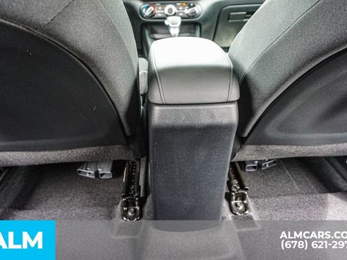 Used 2025 Kia Soul LX w/ LX Technology Package FWD image 31