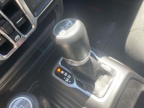 Used 2018 Jeep Wrangler Unlimited Sport S AWD/4WD image 21