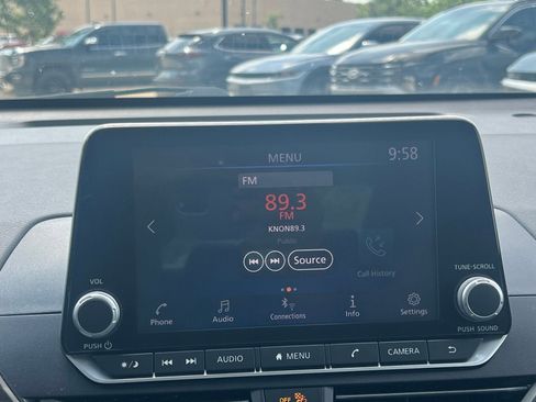 Used 2023 Nissan Altima 2.5 SV FWD image 29