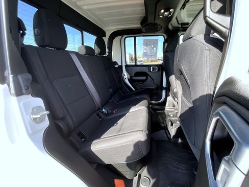 Certified 2021 Jeep Gladiator Mojave AWD/4WD image 19
