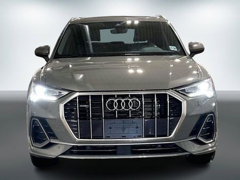 Used 2023 Audi Q3 2.0T Premium w/ Convenience Package image 3